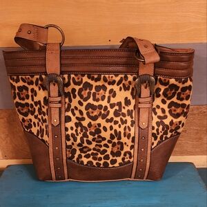 Justin Boots Brown Tote Bag with Safari-Inspired Design